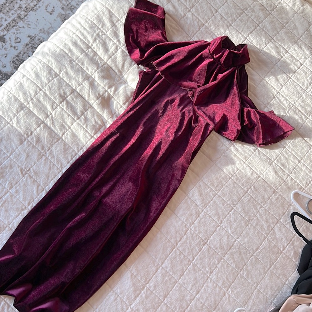BRAND NEW WITH TAGS - PLUM Velvet midi dress with off the shoulder design